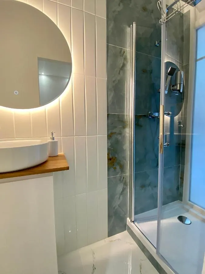 Hyper Centre - Air-Conditioned - Quiet - Tramway - Equipped Kitchen - Wifi Nice Apartment